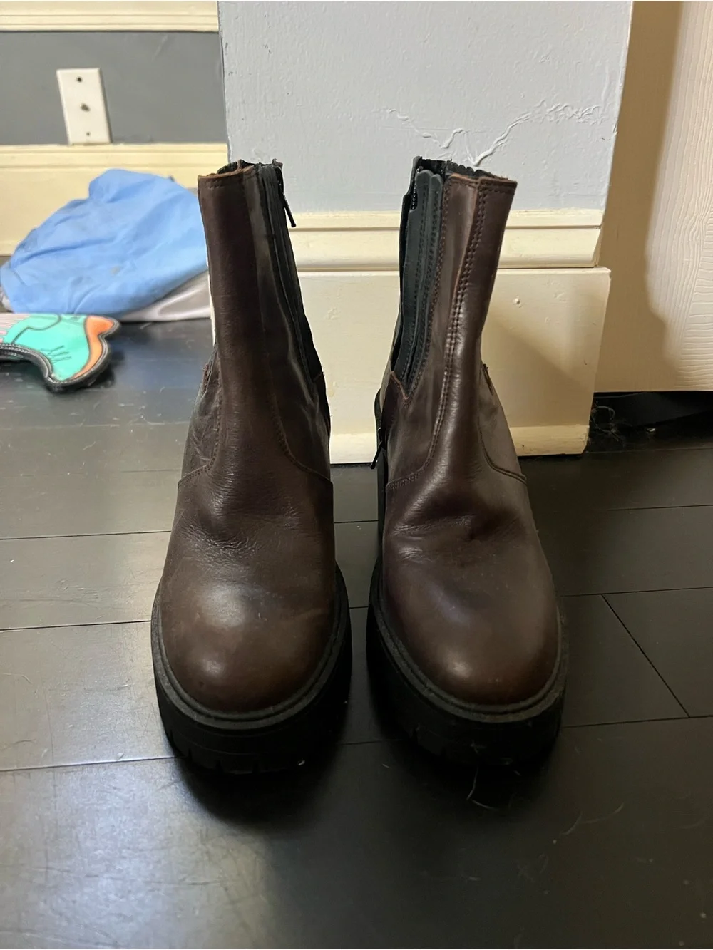 Free People James Chelsea Boots in Brown - size 36 - NWOT